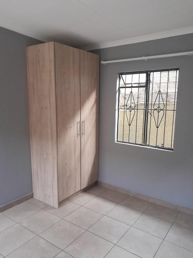 7 Bedroom Property for Sale in Olievenhoutbosch A H Gauteng
