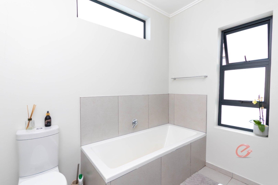 3 Bedroom Property for Sale in Broadacres Gauteng