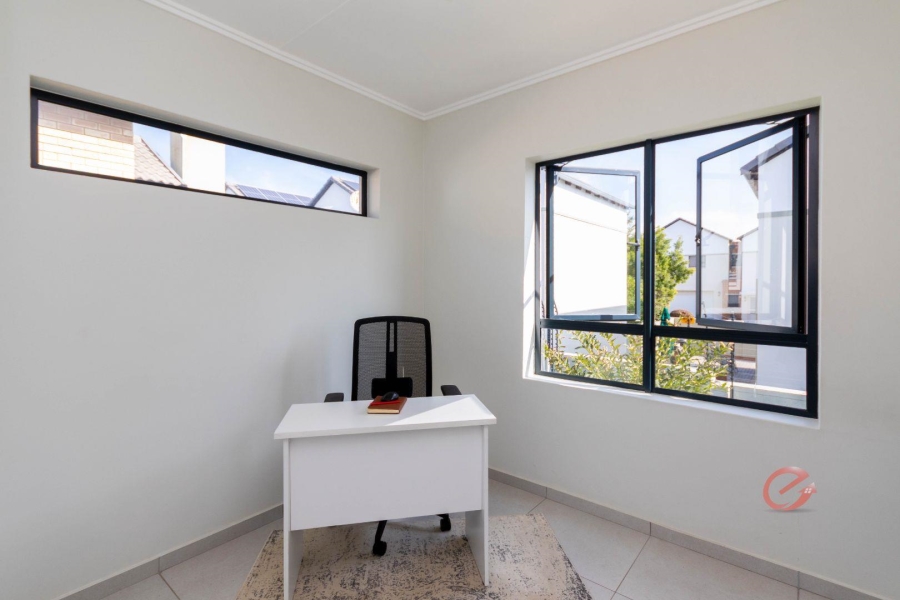 3 Bedroom Property for Sale in Broadacres Gauteng