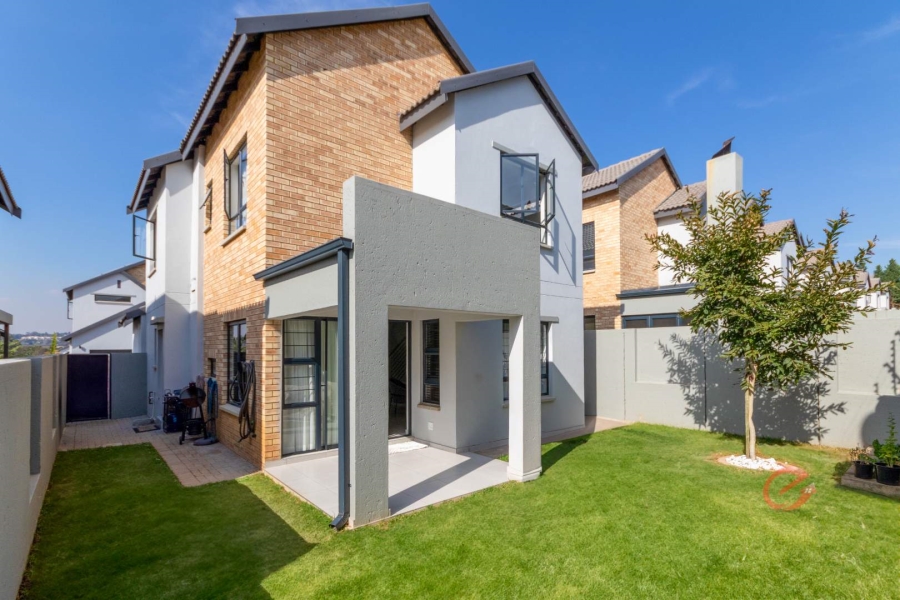 3 Bedroom Property for Sale in Broadacres Gauteng