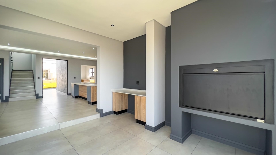 3 Bedroom Property for Sale in Midstream Estate Gauteng