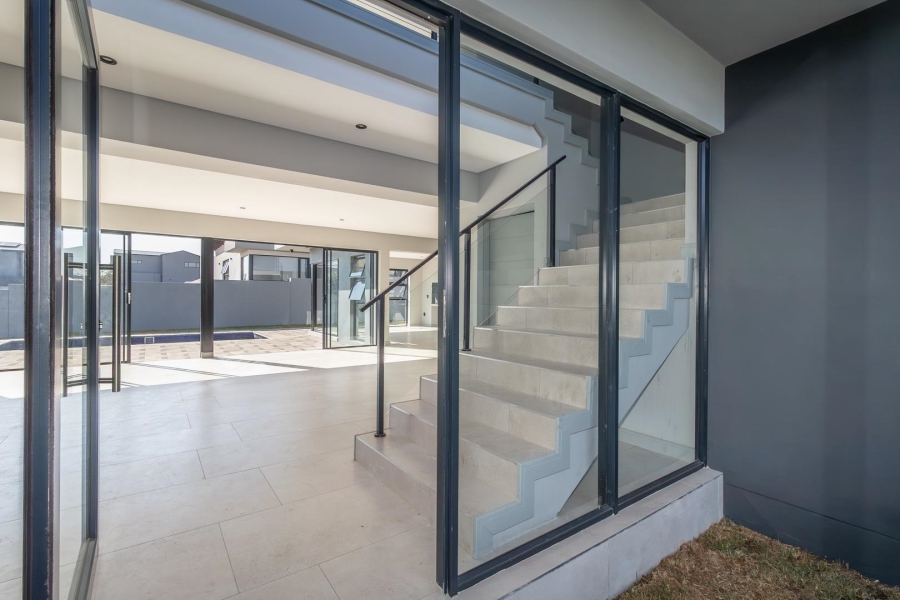 5 Bedroom Property for Sale in Helderfontein Estate Gauteng