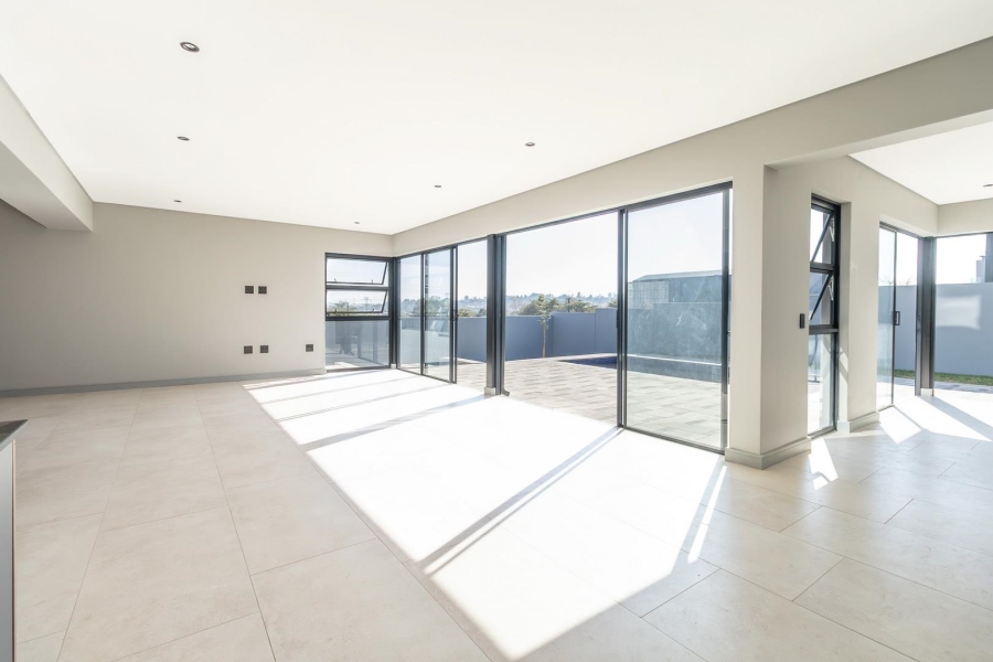5 Bedroom Property for Sale in Helderfontein Estate Gauteng