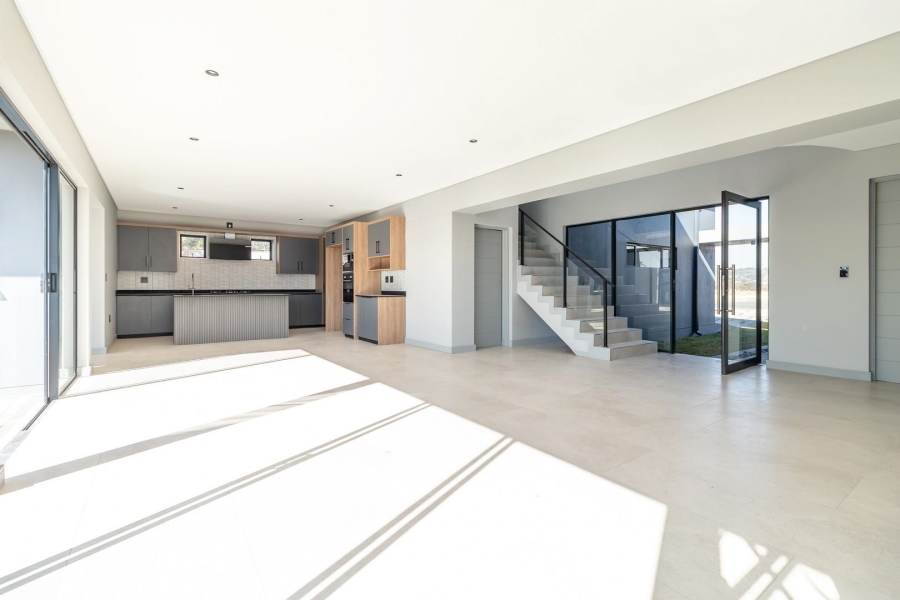 5 Bedroom Property for Sale in Helderfontein Estate Gauteng