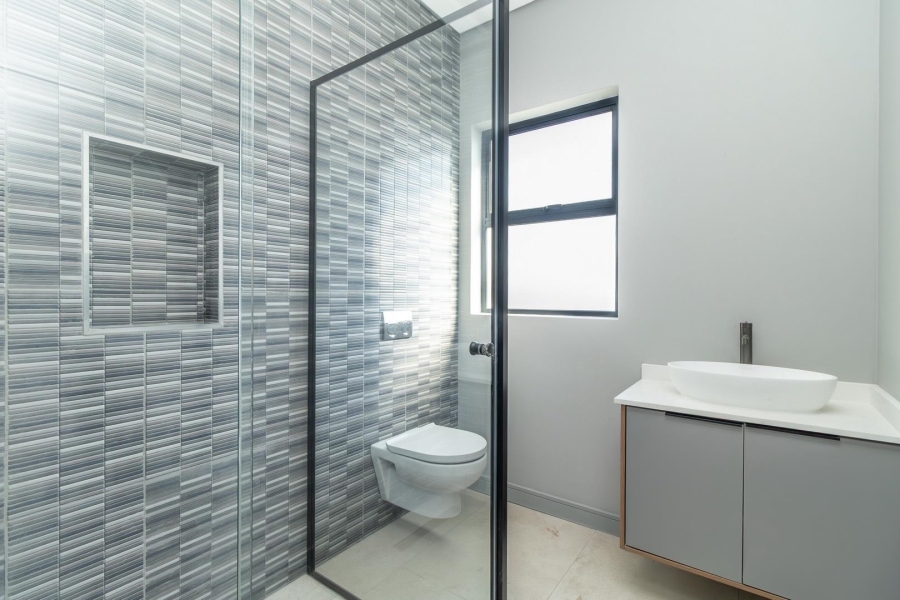 5 Bedroom Property for Sale in Helderfontein Estate Gauteng