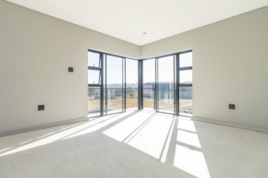 5 Bedroom Property for Sale in Helderfontein Estate Gauteng