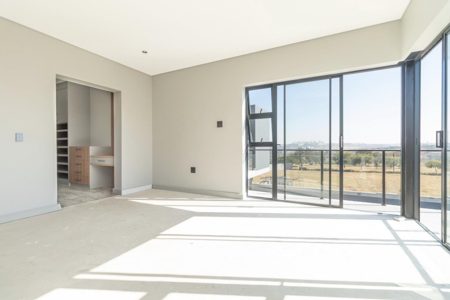 5 Bedroom Property for Sale in Helderfontein Estate Gauteng