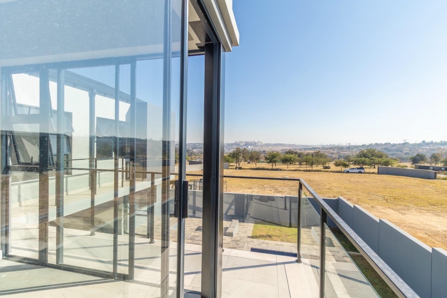 5 Bedroom Property for Sale in Helderfontein Estate Gauteng