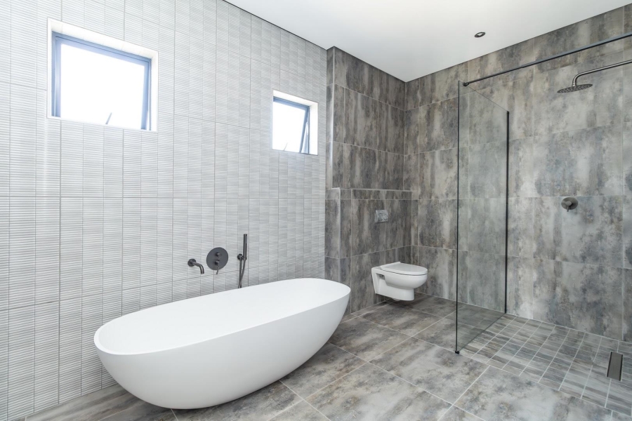 5 Bedroom Property for Sale in Helderfontein Estate Gauteng