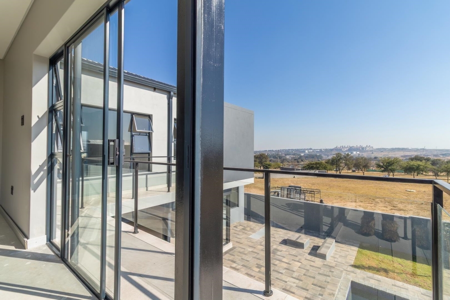 5 Bedroom Property for Sale in Helderfontein Estate Gauteng