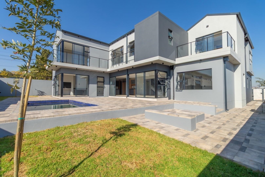 5 Bedroom Property for Sale in Helderfontein Estate Gauteng