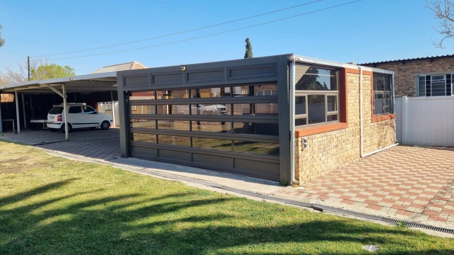 3 Bedroom Property for Sale in Brackendowns Gauteng