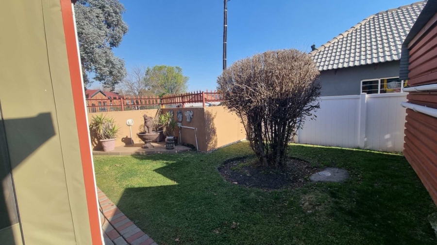 3 Bedroom Property for Sale in Brackendowns Gauteng
