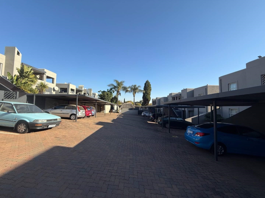 To Let 2 Bedroom Property for Rent in Constantia Kloof Gauteng