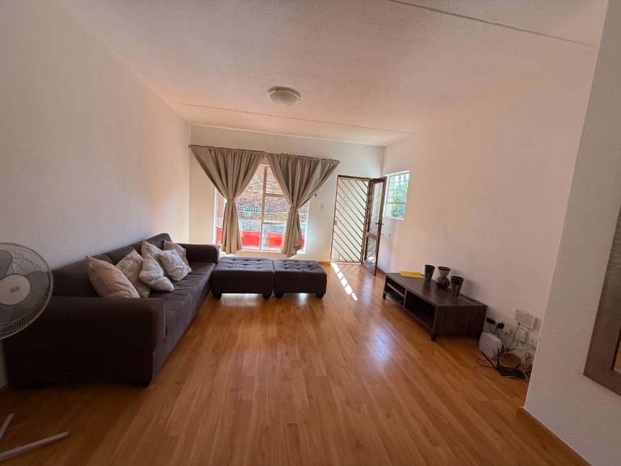 To Let 2 Bedroom Property for Rent in Constantia Kloof Gauteng