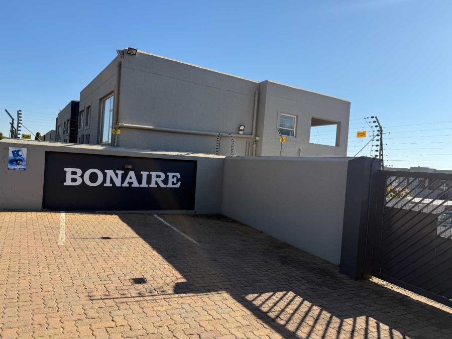 To Let 2 Bedroom Property for Rent in Constantia Kloof Gauteng