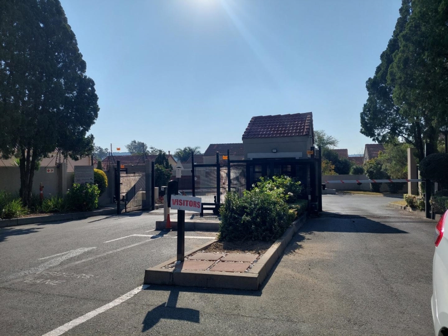 3 Bedroom Property for Sale in Barbeque Downs Gauteng