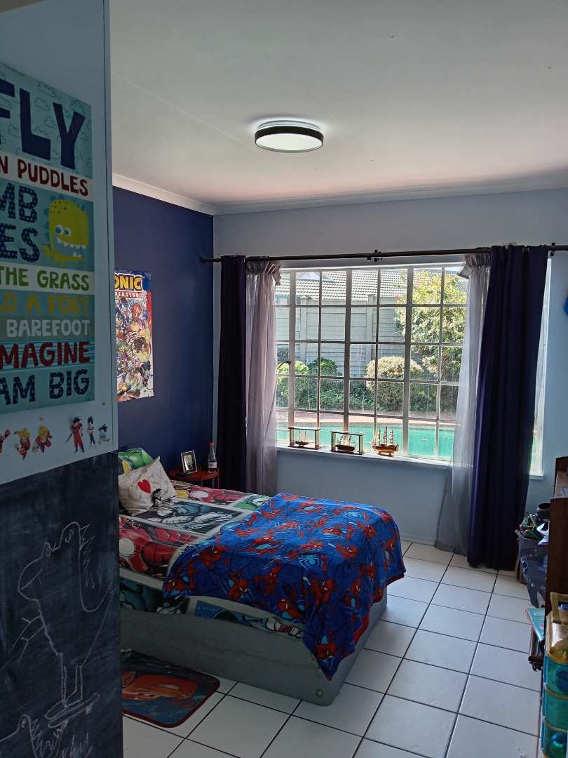 4 Bedroom Property for Sale in Radiokop Gauteng