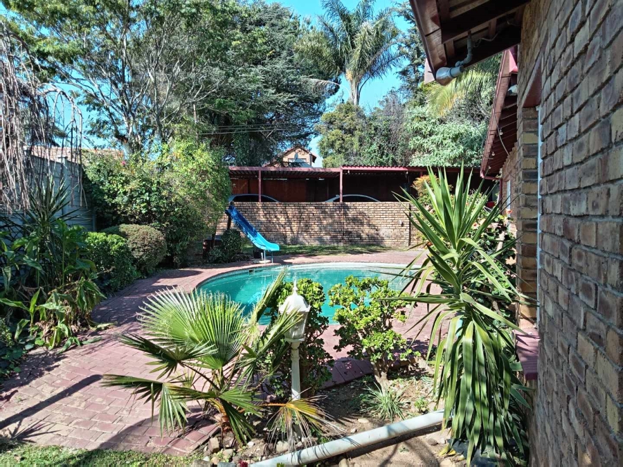 4 Bedroom Property for Sale in Radiokop Gauteng