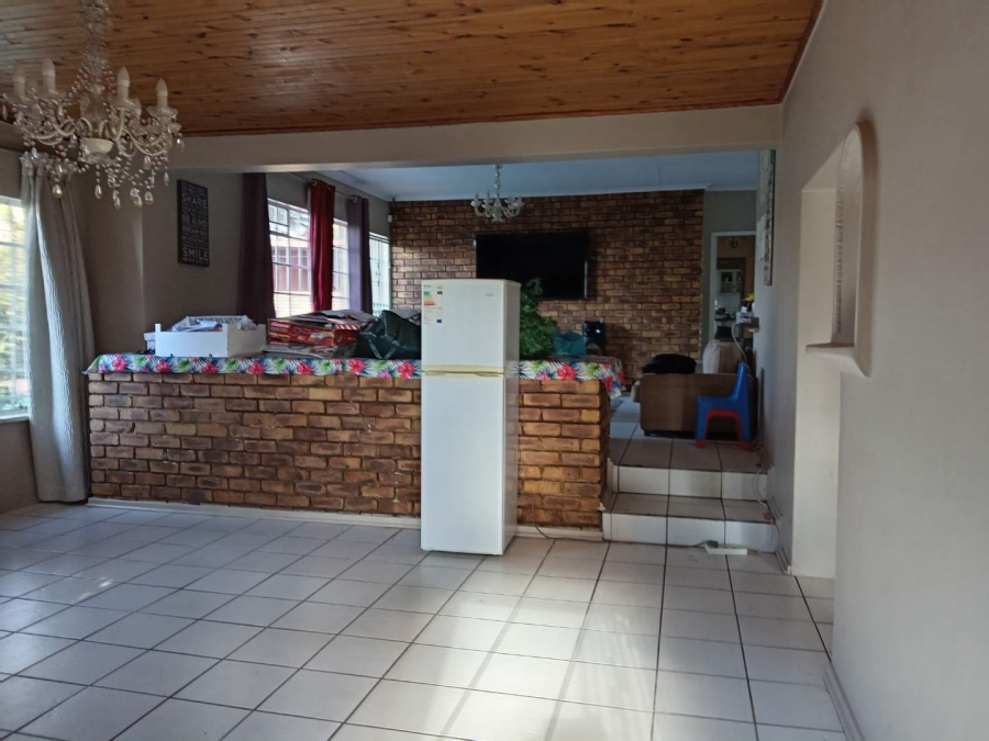 4 Bedroom Property for Sale in Radiokop Gauteng