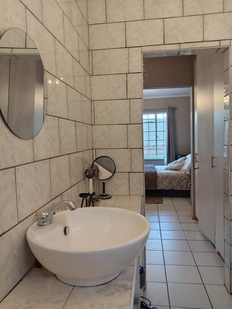 4 Bedroom Property for Sale in Radiokop Gauteng