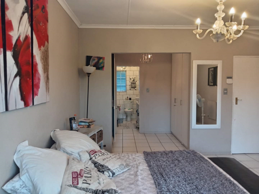 4 Bedroom Property for Sale in Radiokop Gauteng