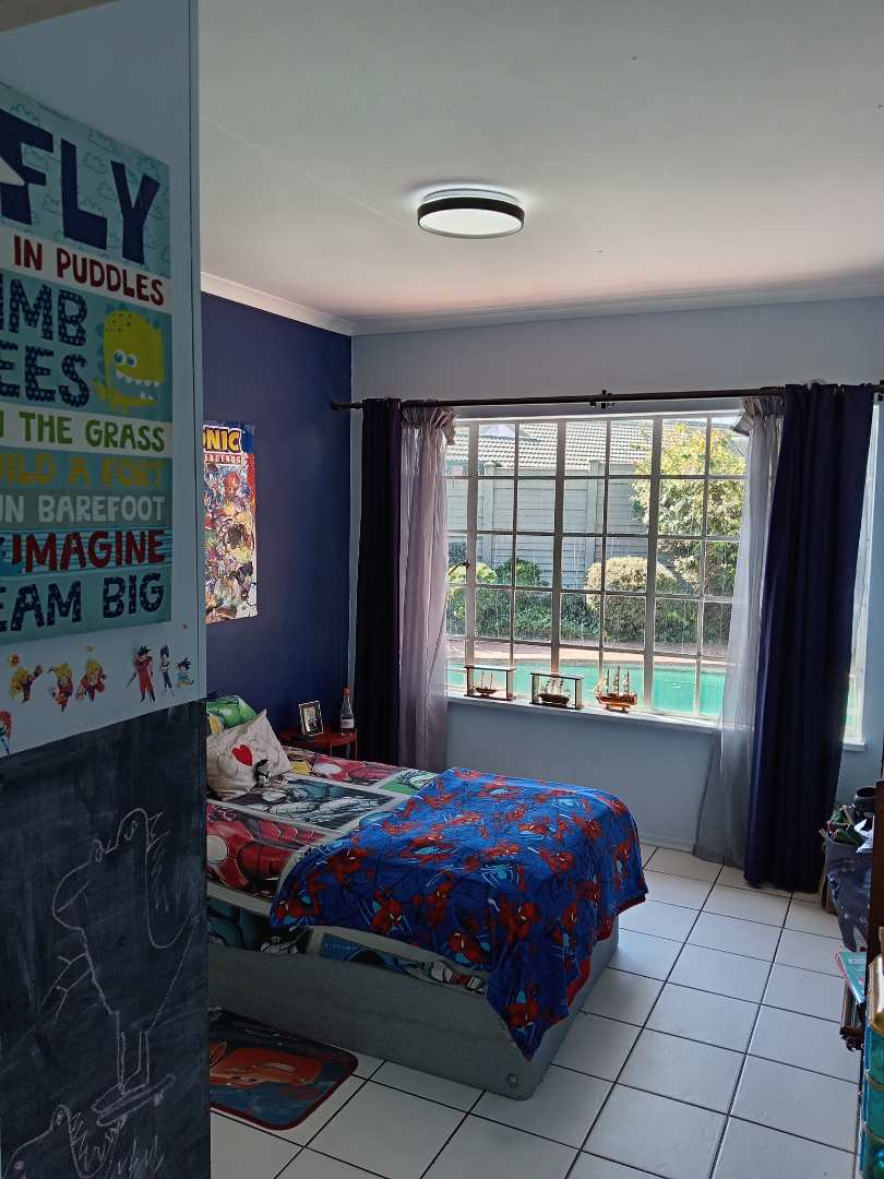4 Bedroom Property for Sale in Radiokop Gauteng