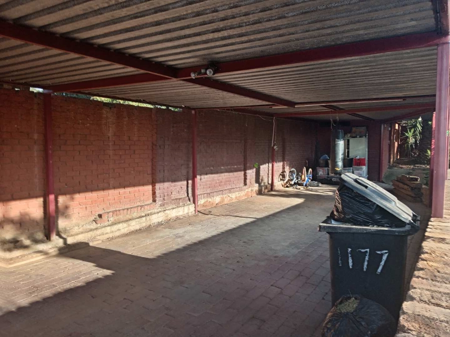 4 Bedroom Property for Sale in Radiokop Gauteng