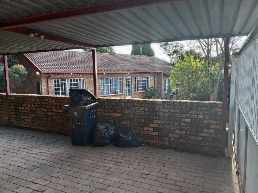4 Bedroom Property for Sale in Radiokop Gauteng