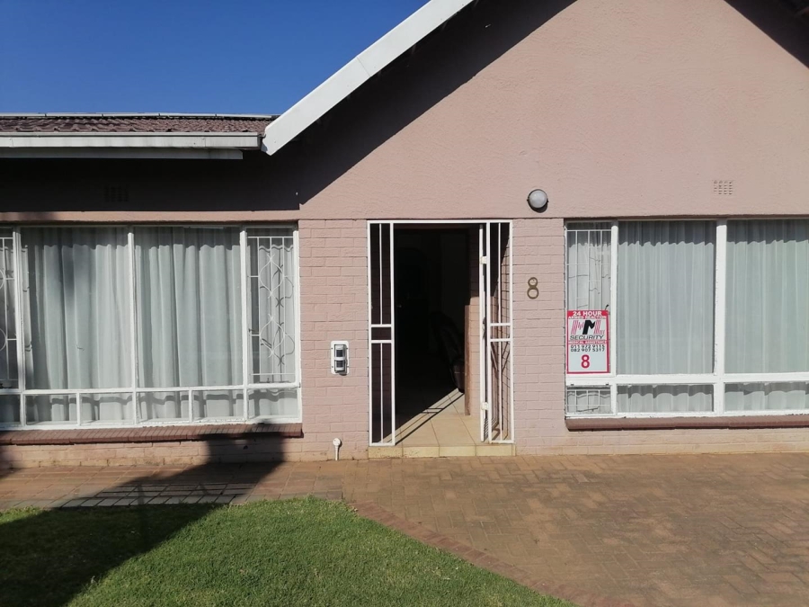 4 Bedroom Property for Sale in Van Riebeeck Park Gauteng
