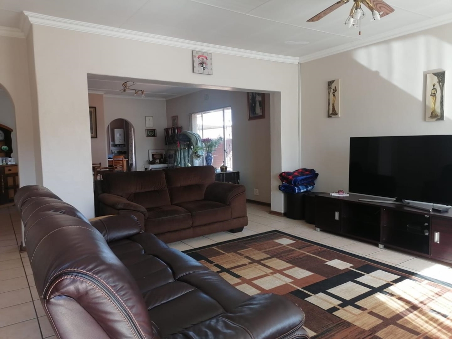 4 Bedroom Property for Sale in Van Riebeeck Park Gauteng