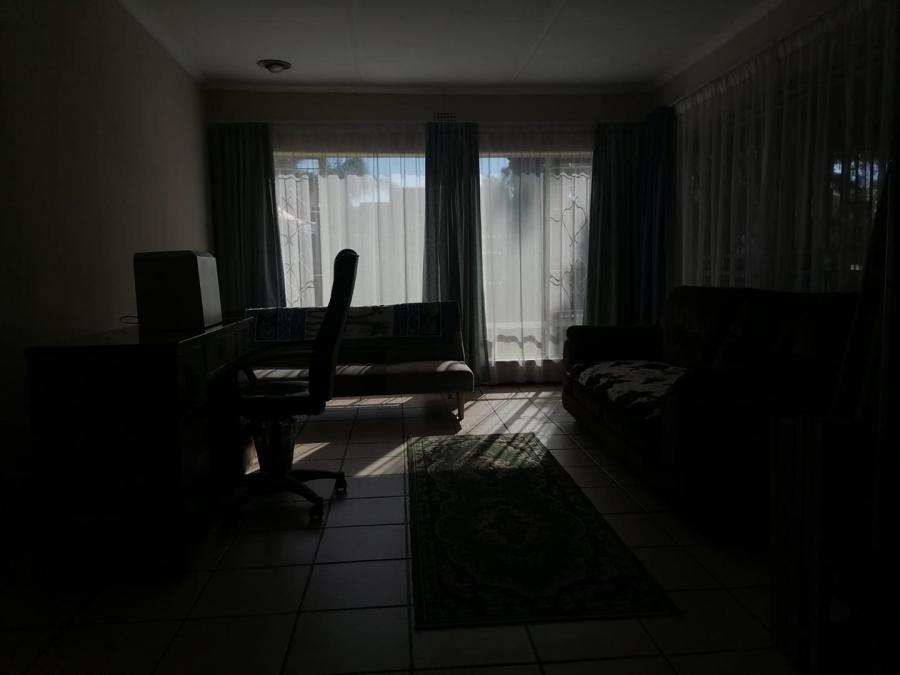 4 Bedroom Property for Sale in Van Riebeeck Park Gauteng