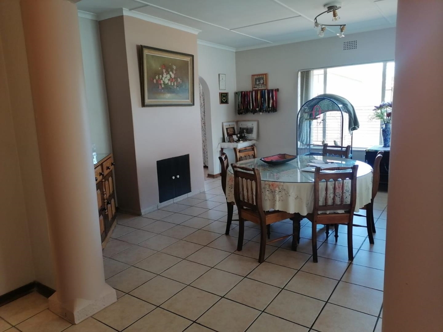 4 Bedroom Property for Sale in Van Riebeeck Park Gauteng