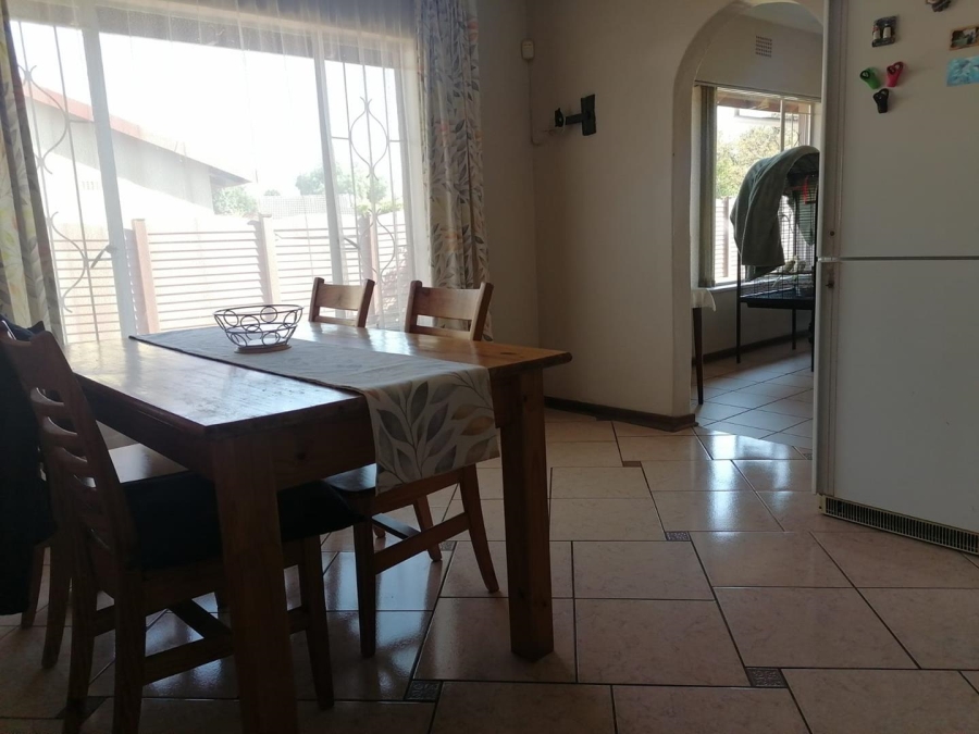 4 Bedroom Property for Sale in Van Riebeeck Park Gauteng