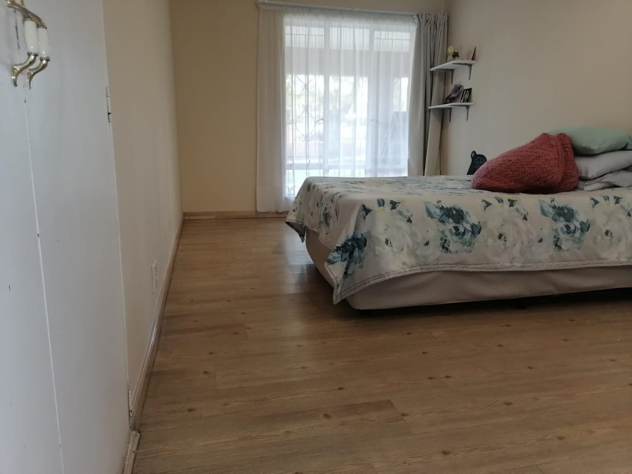 4 Bedroom Property for Sale in Van Riebeeck Park Gauteng