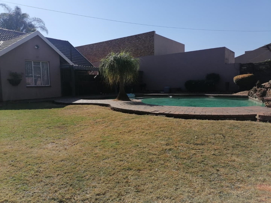 4 Bedroom Property for Sale in Van Riebeeck Park Gauteng