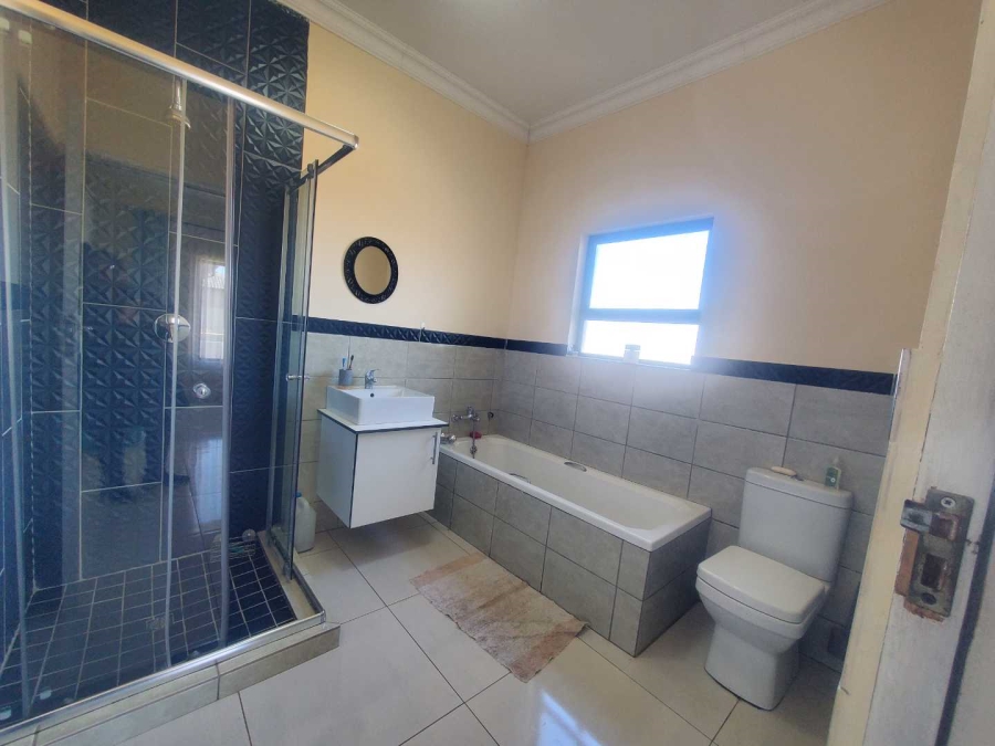 3 Bedroom Property for Sale in Wildtuinpark Gauteng