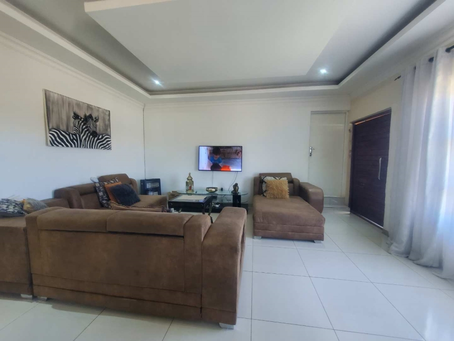 3 Bedroom Property for Sale in Wildtuinpark Gauteng