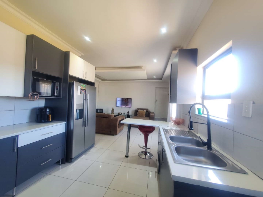 3 Bedroom Property for Sale in Wildtuinpark Gauteng