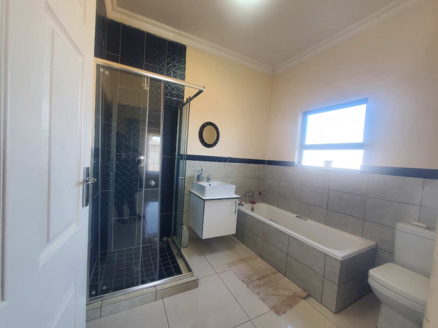 3 Bedroom Property for Sale in Wildtuinpark Gauteng