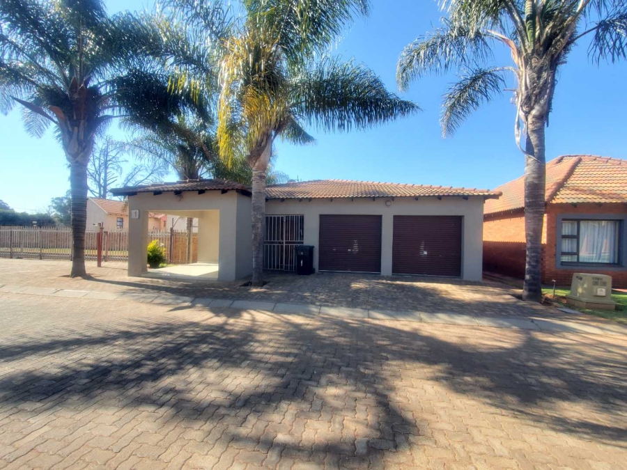 3 Bedroom Property for Sale in Groblerpark Gauteng