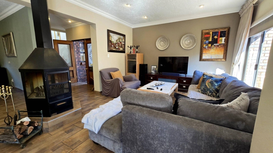 3 Bedroom Property for Sale in Meyersdal Gauteng