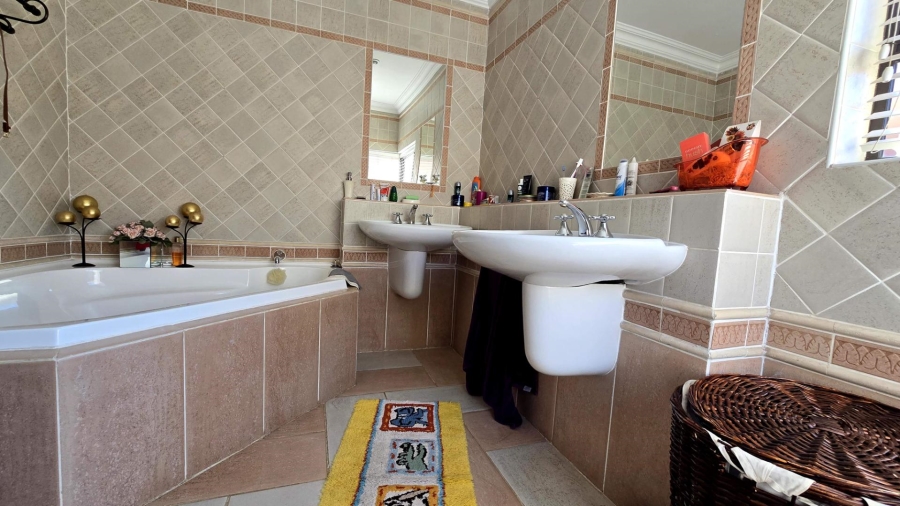 3 Bedroom Property for Sale in Meyersdal Gauteng