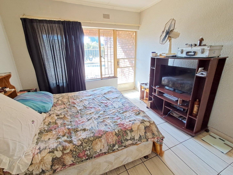 3 Bedroom Property for Sale in Brackenhurst Gauteng