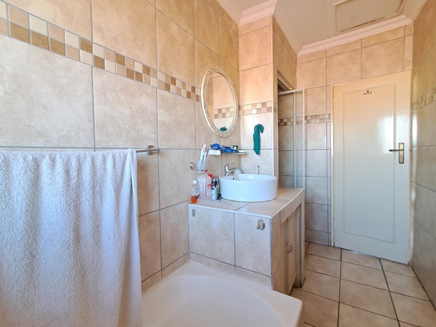 3 Bedroom Property for Sale in Brackenhurst Gauteng
