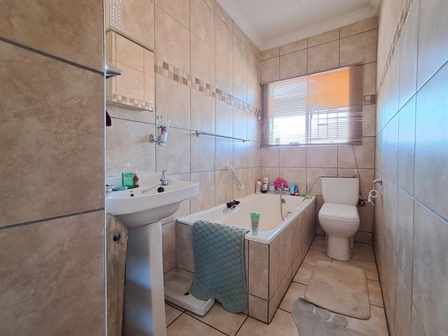 3 Bedroom Property for Sale in Brackenhurst Gauteng