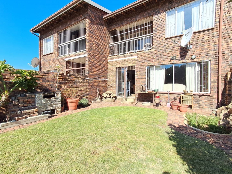 3 Bedroom Property for Sale in Brackenhurst Gauteng