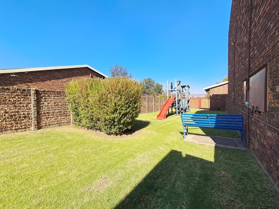 3 Bedroom Property for Sale in Brackenhurst Gauteng
