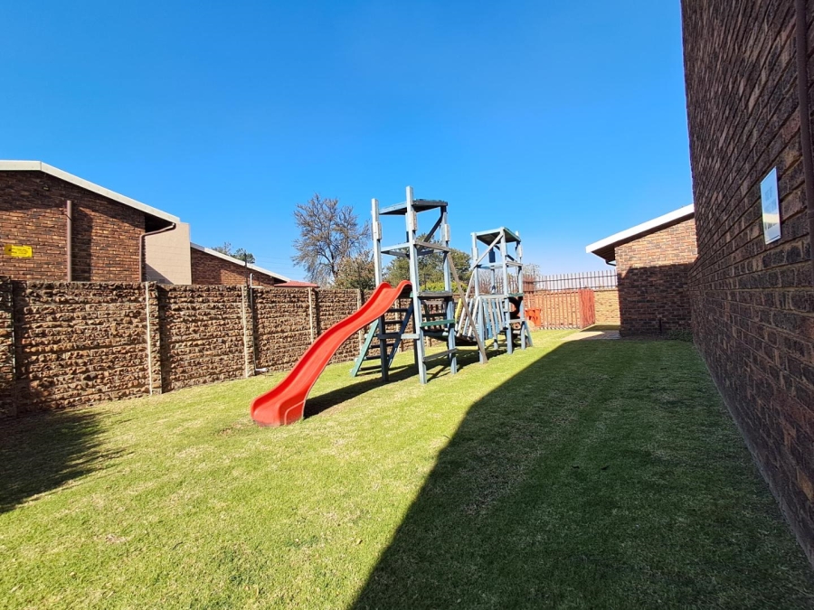 3 Bedroom Property for Sale in Brackenhurst Gauteng