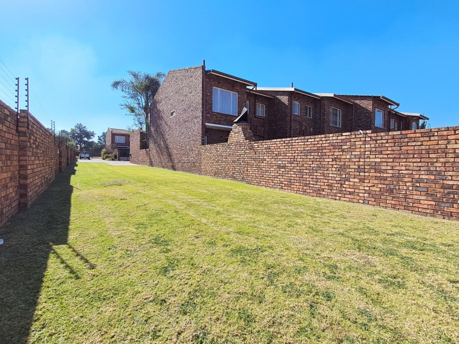 3 Bedroom Property for Sale in Brackenhurst Gauteng